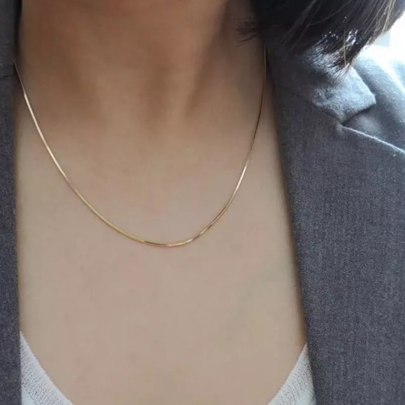 18K gold plated ultra thin shake necklace - Picture 2 of 11